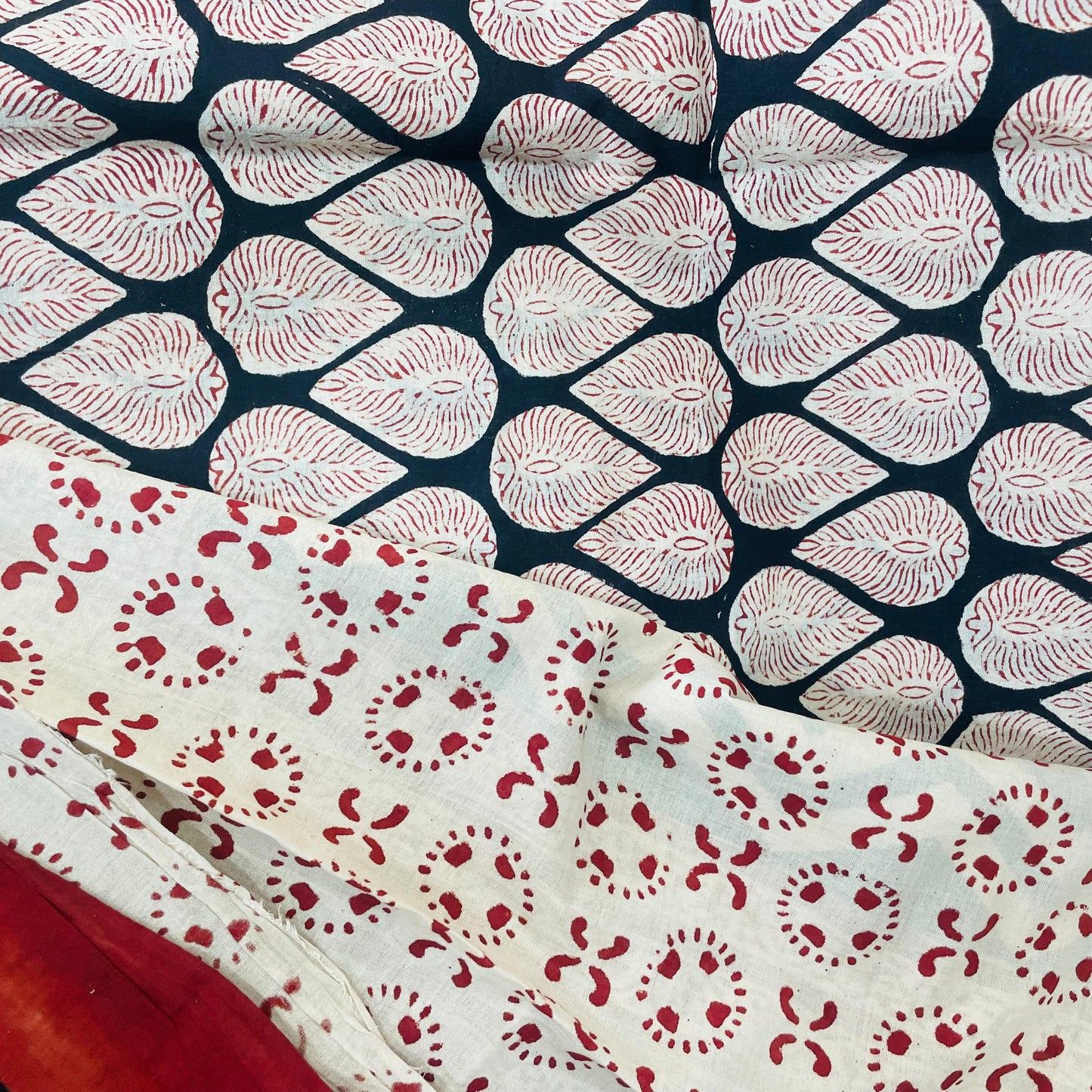 Soft Bagru Handblock printed Mulmul Cotton saree (BLACK & OFF WHITE)