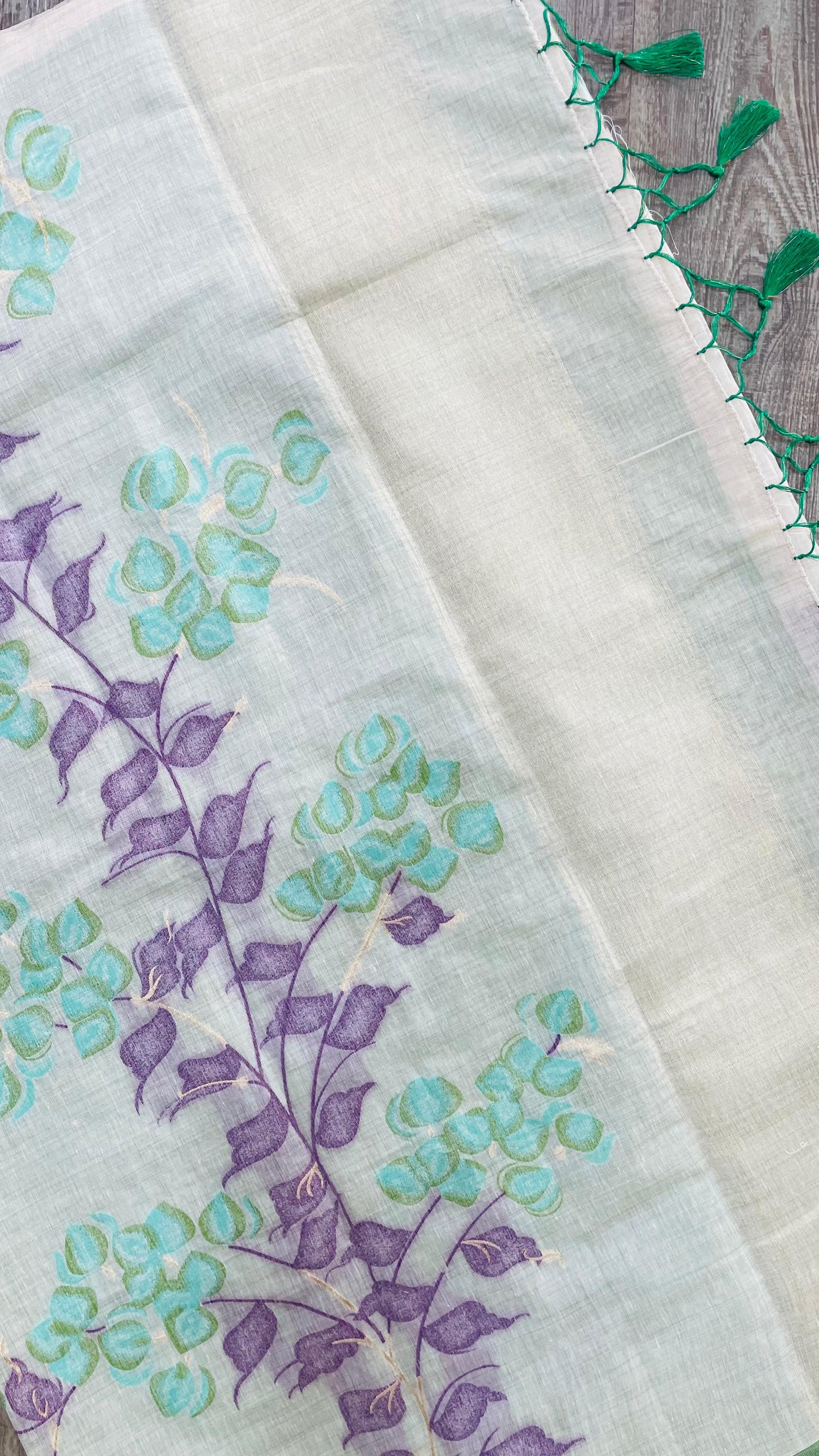 Soft Silk Cotton Floral weave Jamdani Saree (CREAM & GREEN)