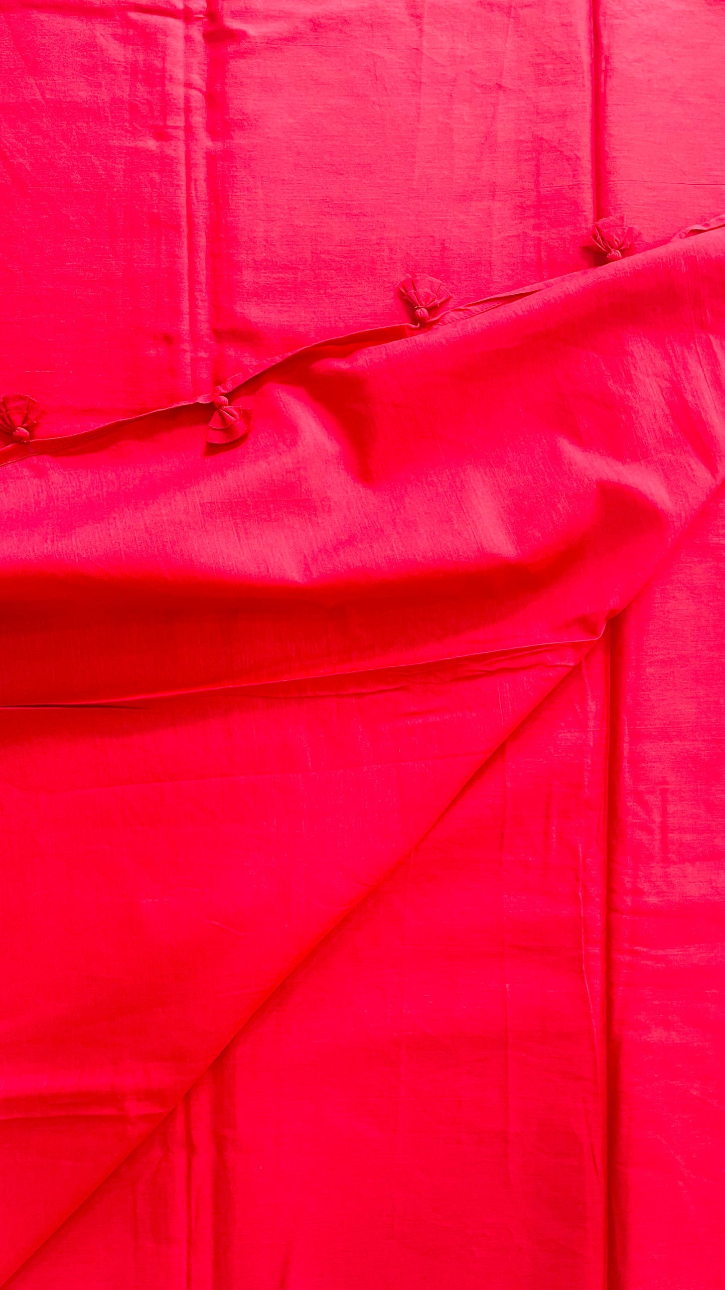 Plain Mul Cotton saree matched with Contrast Blouse (RED)