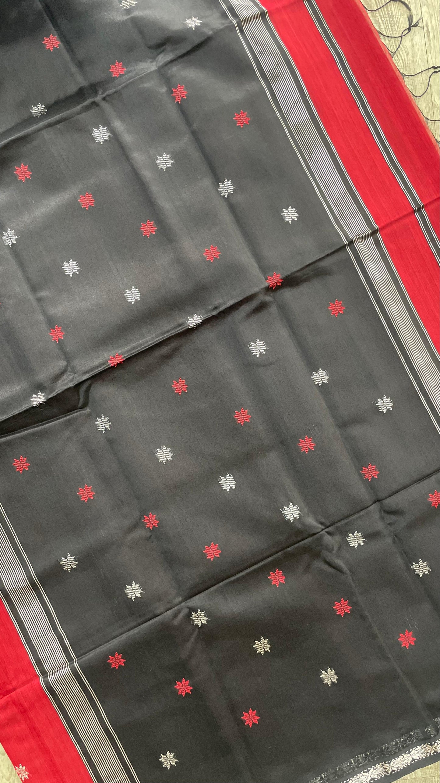 Handwoven Maheshwari Silk Cotton Saree with Buttas (MAROON)