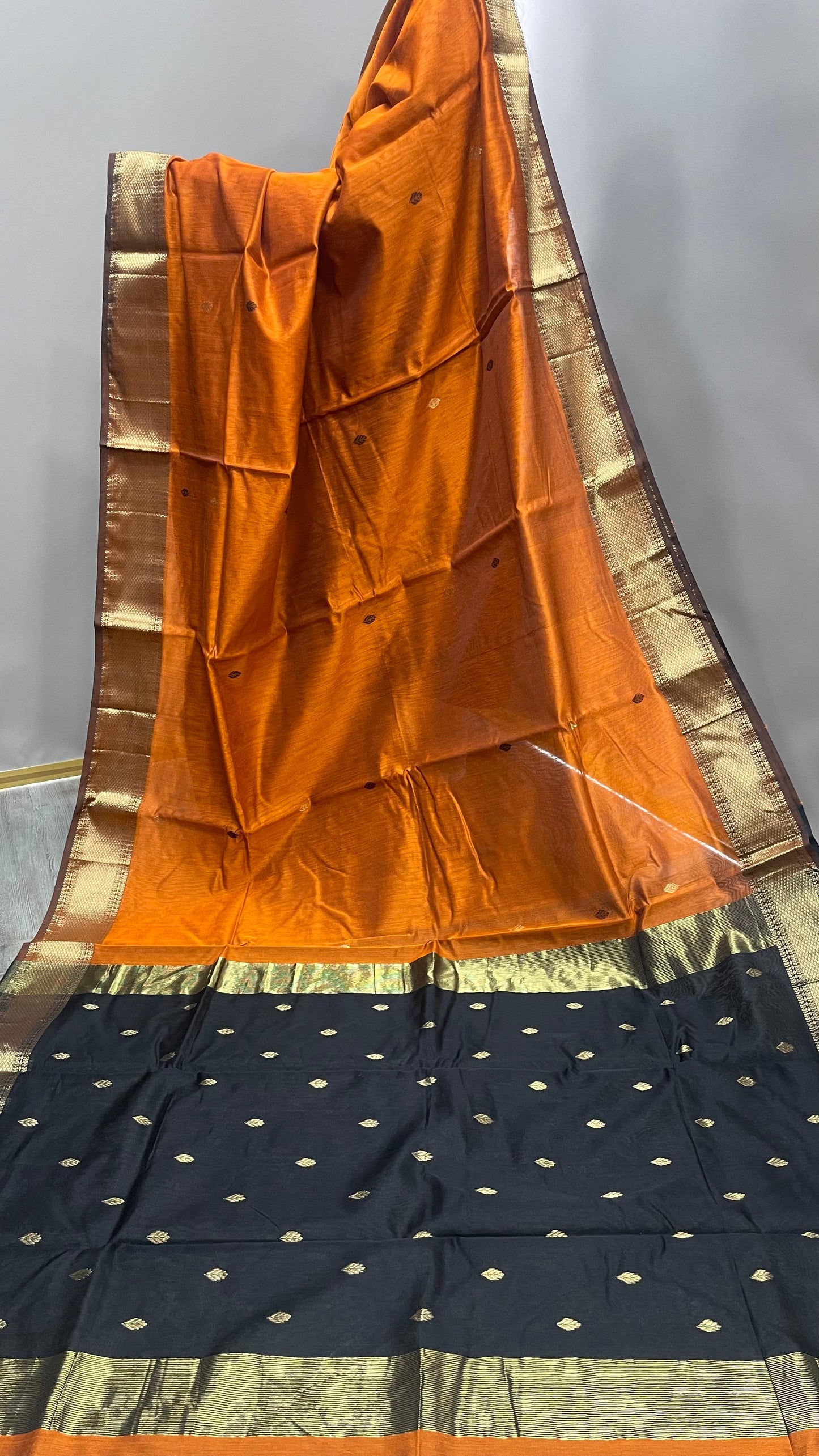 Handwoven Maheshwari Silk Cotton Saree with Buttas (COPPER)