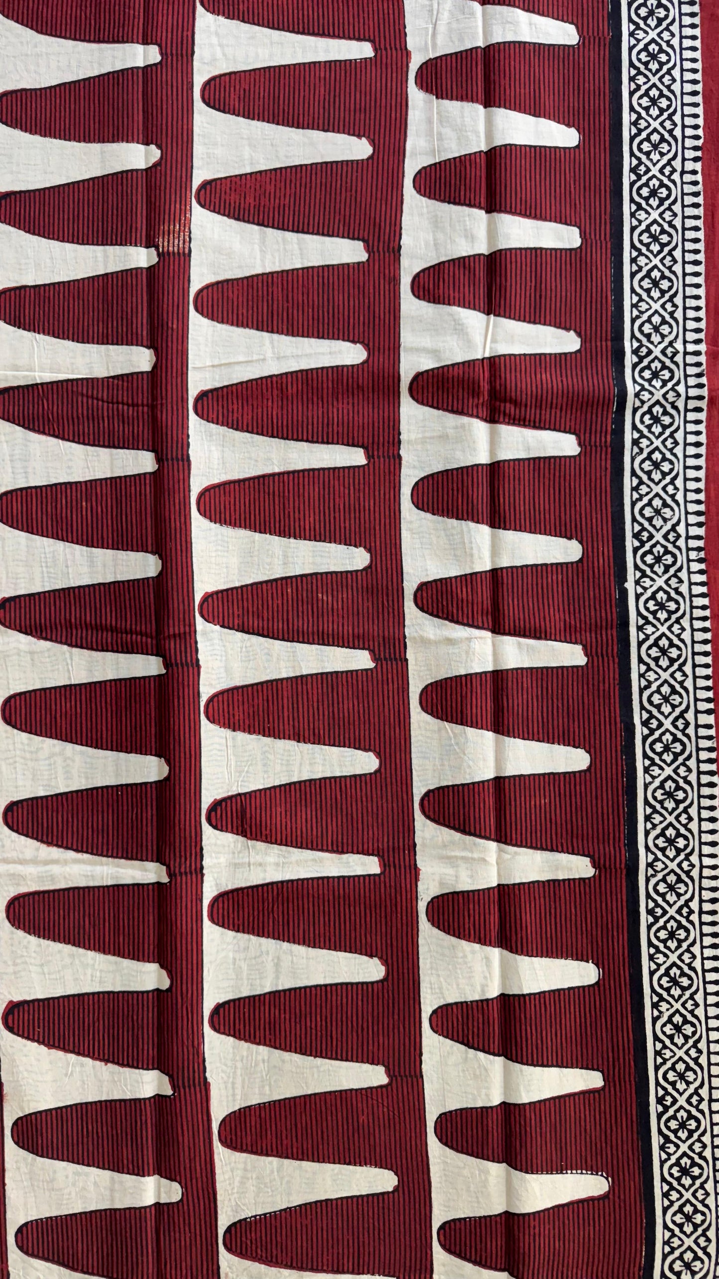 Soft Handblock Printed Cotton Saree (MAROON & OFF WHITE)