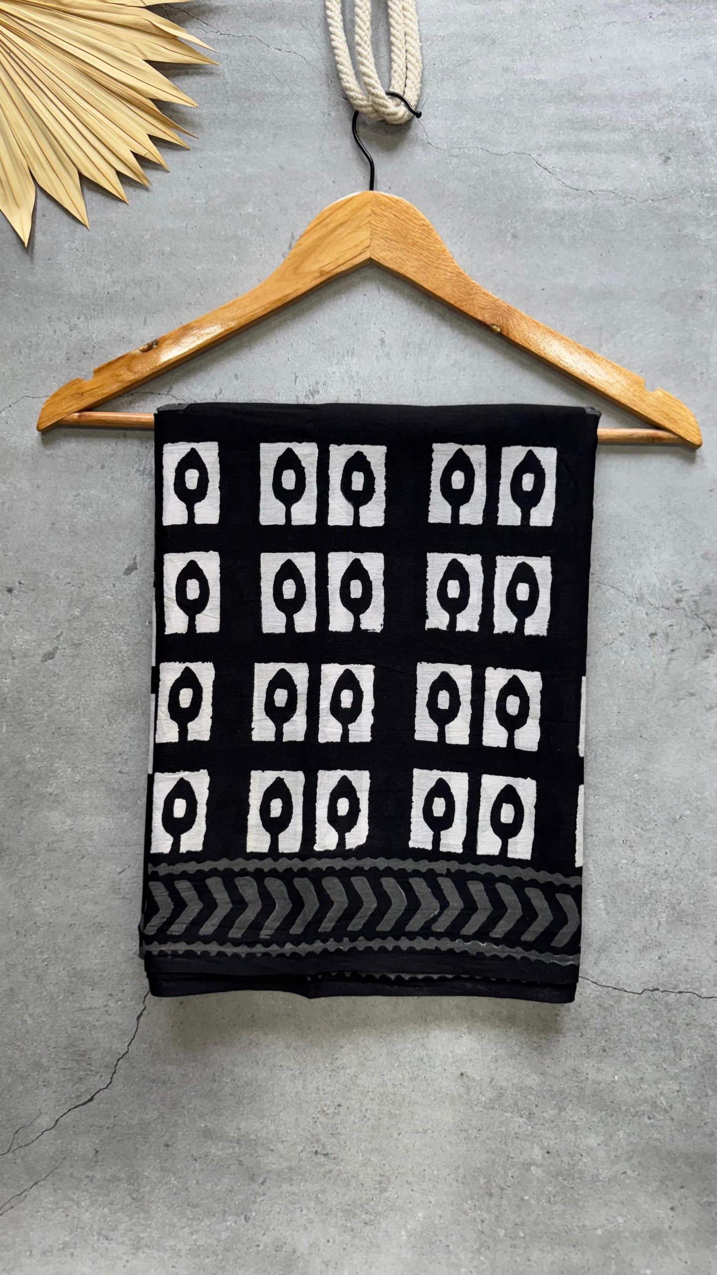 Soft Block Printed Mulmul Cotton Saree (BLACK & WHITE)