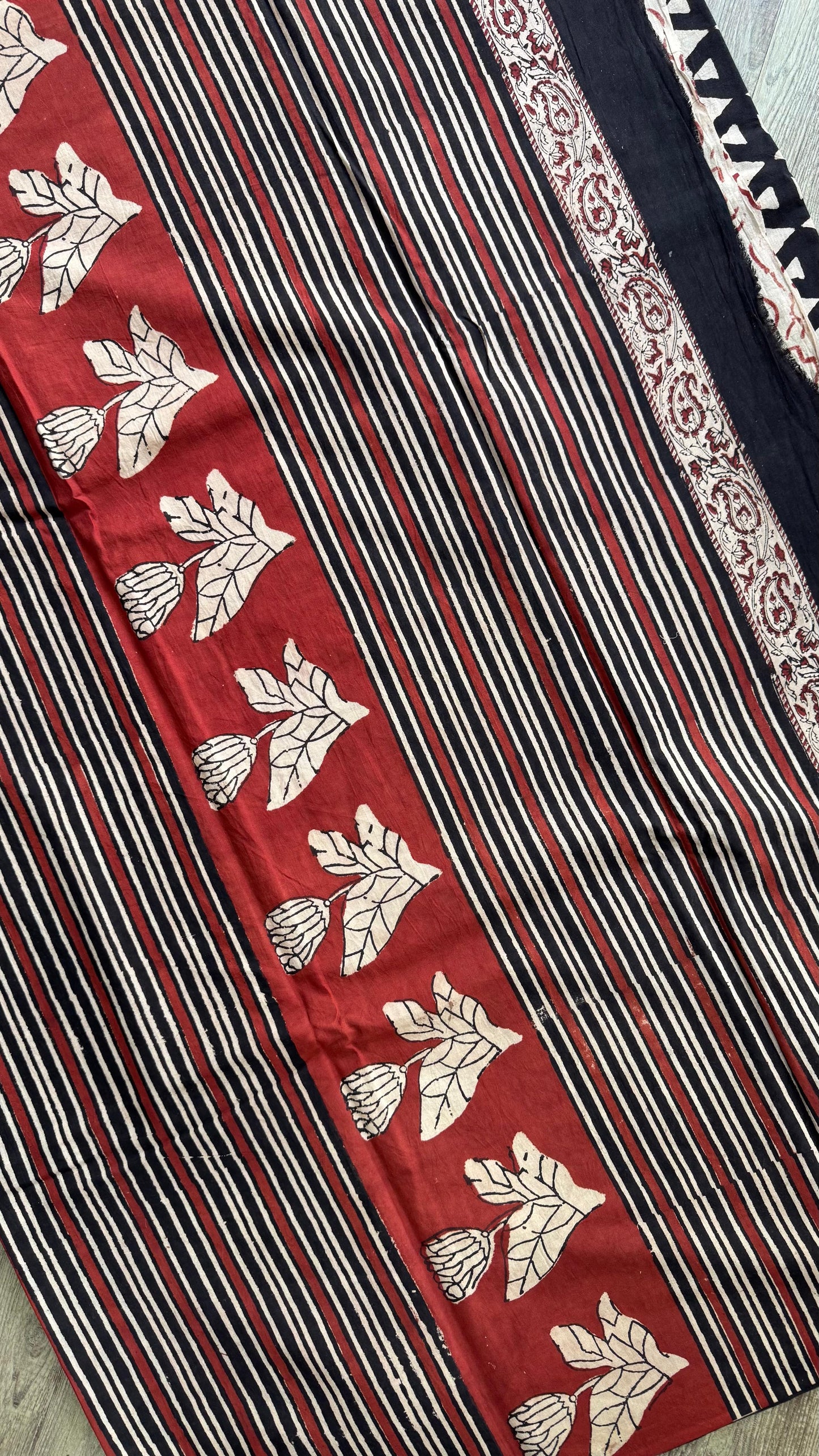 Soft Block Printed Mulmul Cotton Saree (BLACK & BEIGE)