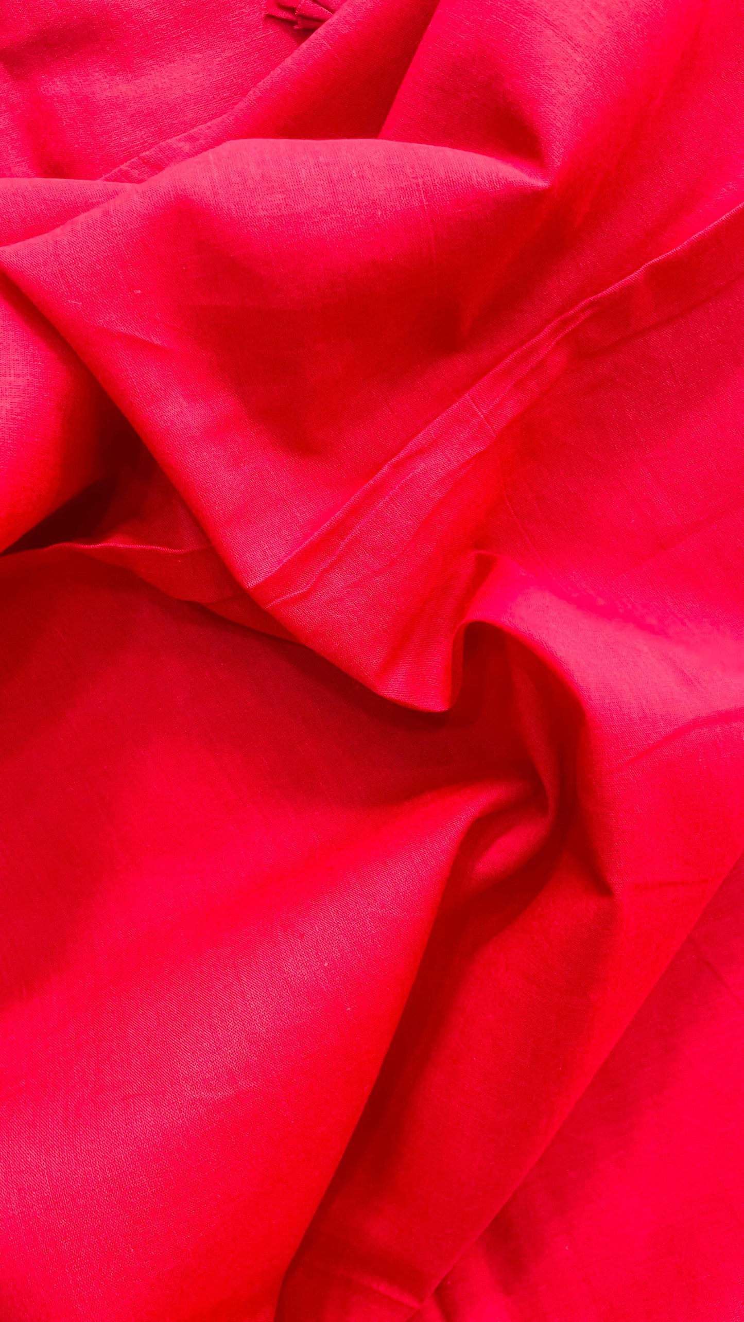 Plain Mul Cotton saree matched with Contrast Blouse (RED)