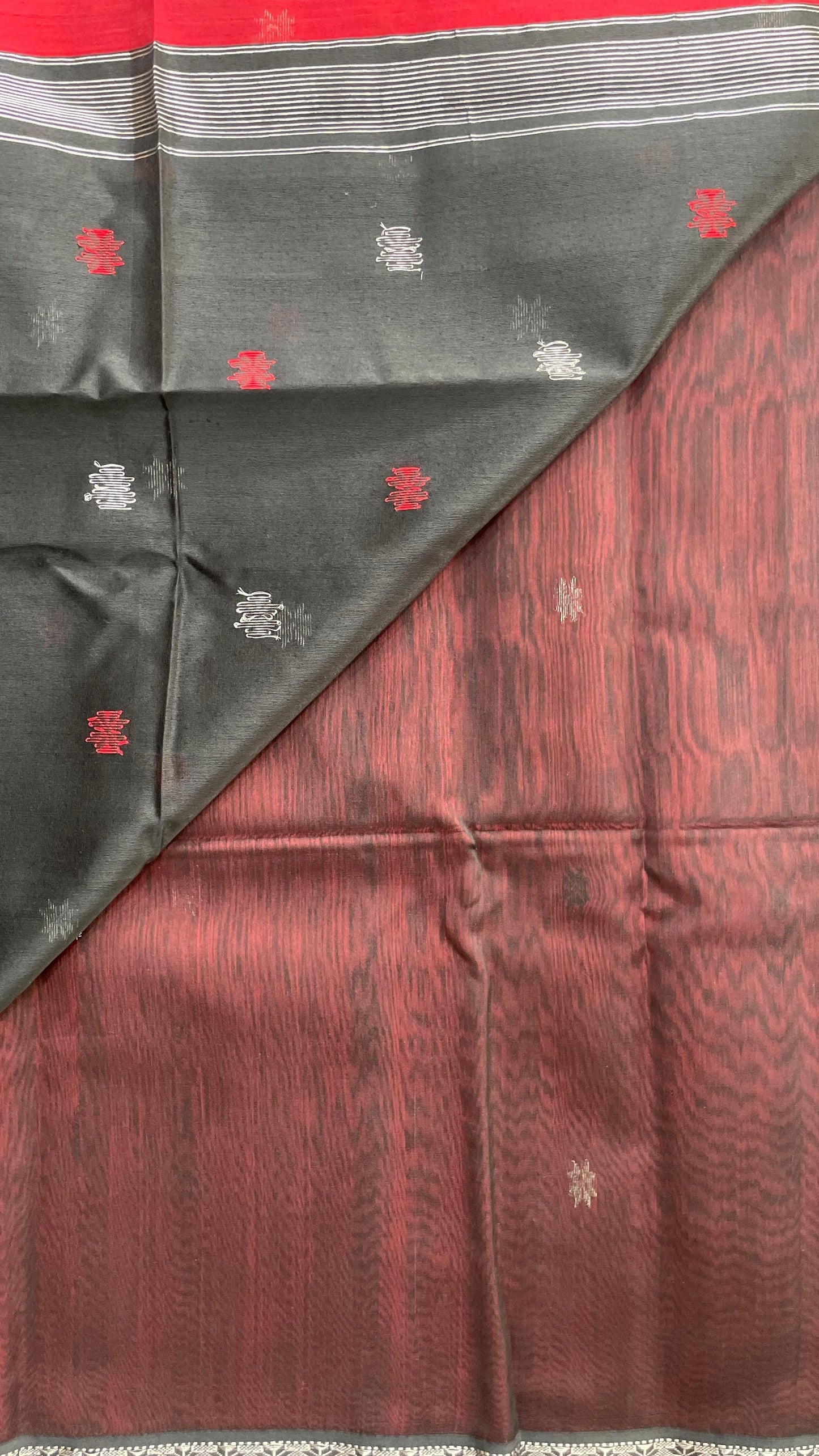 Handwoven Maheshwari Silk Cotton Saree with Butti (MAROON)