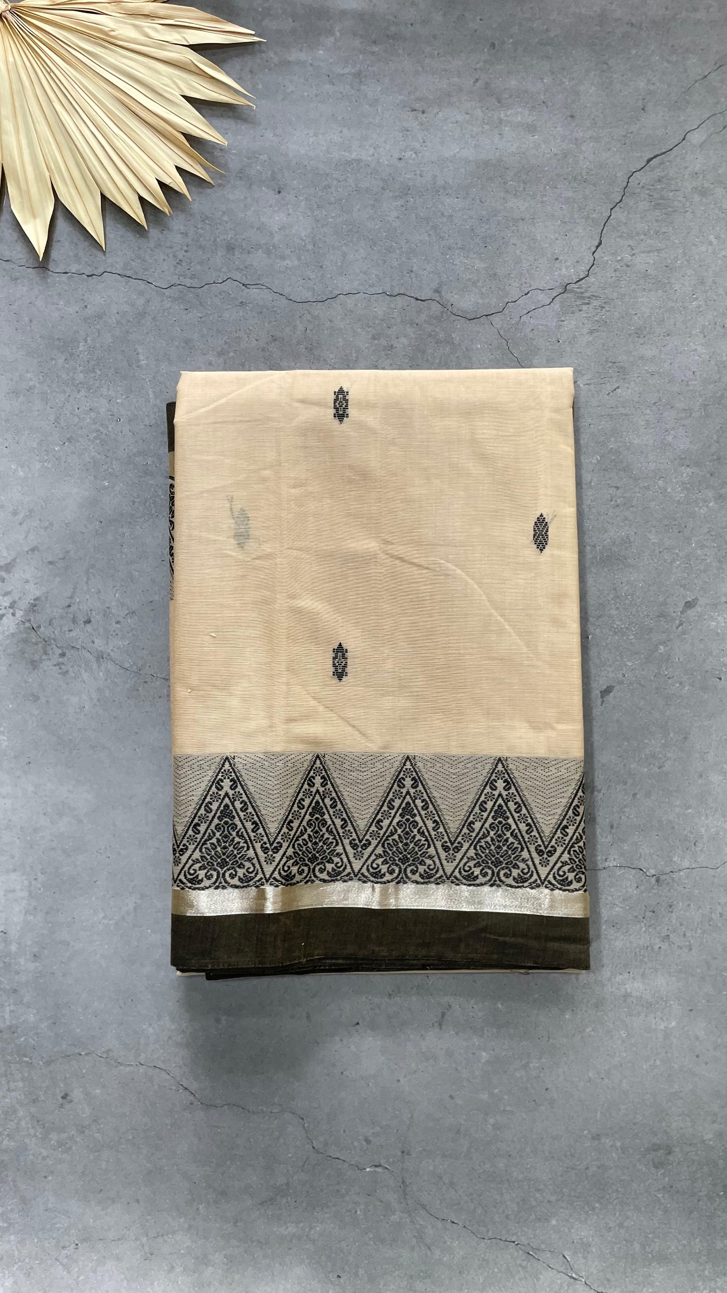 Soft Cotton Saree with Butta (BEIGE)