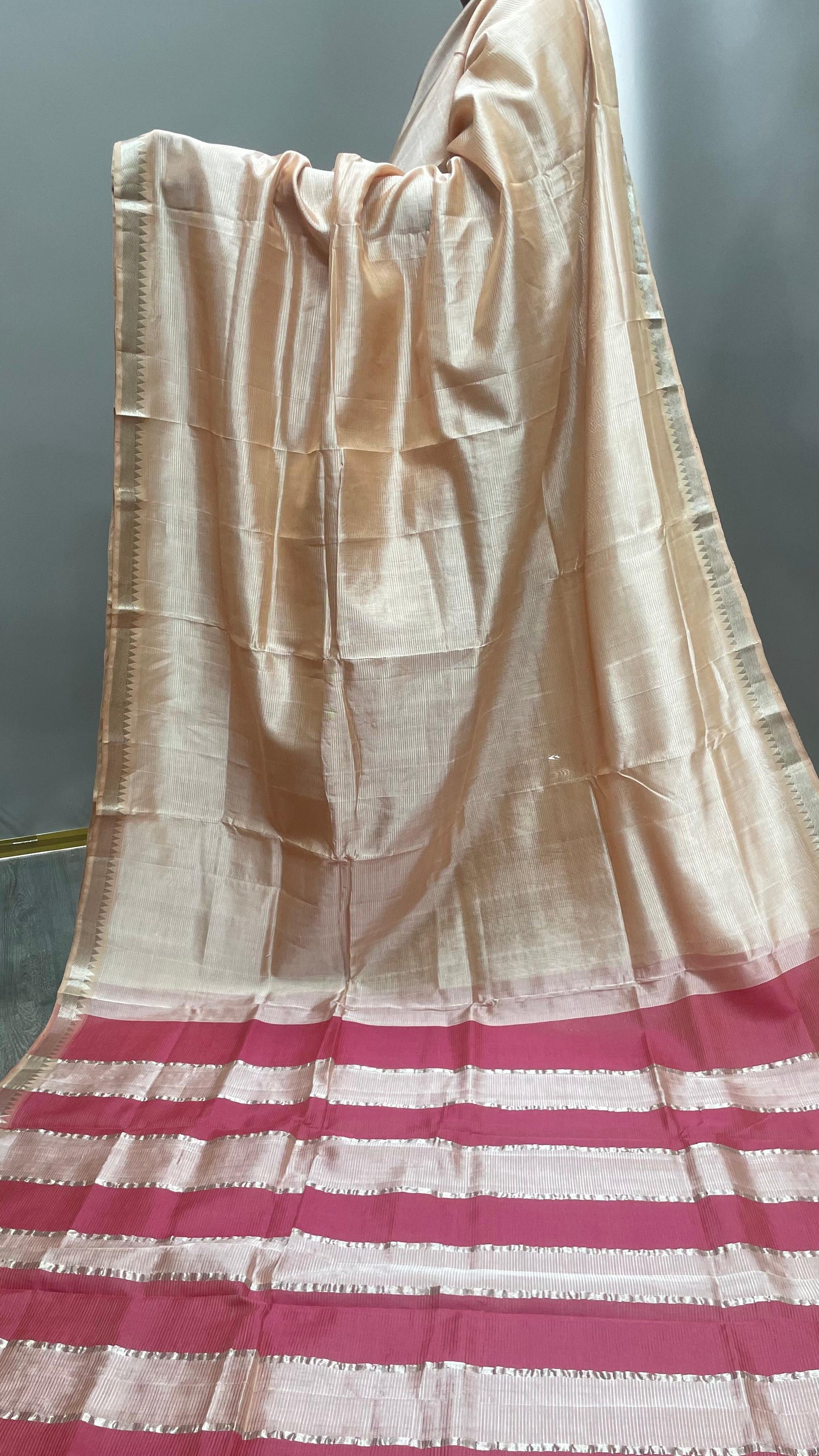 Handwoven Mangalagiri Semi Silk Cotton Saree (SPICY PINK & DARK PINK)