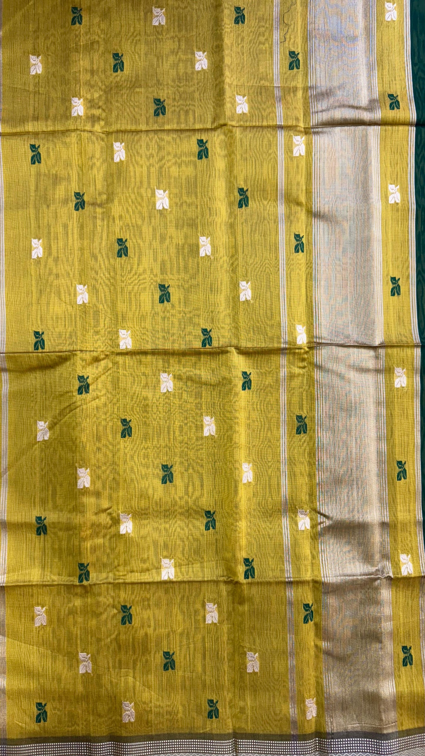 Handwoven Maheshwari Silk Cotton Saree with Buttas (DARK GREEN)