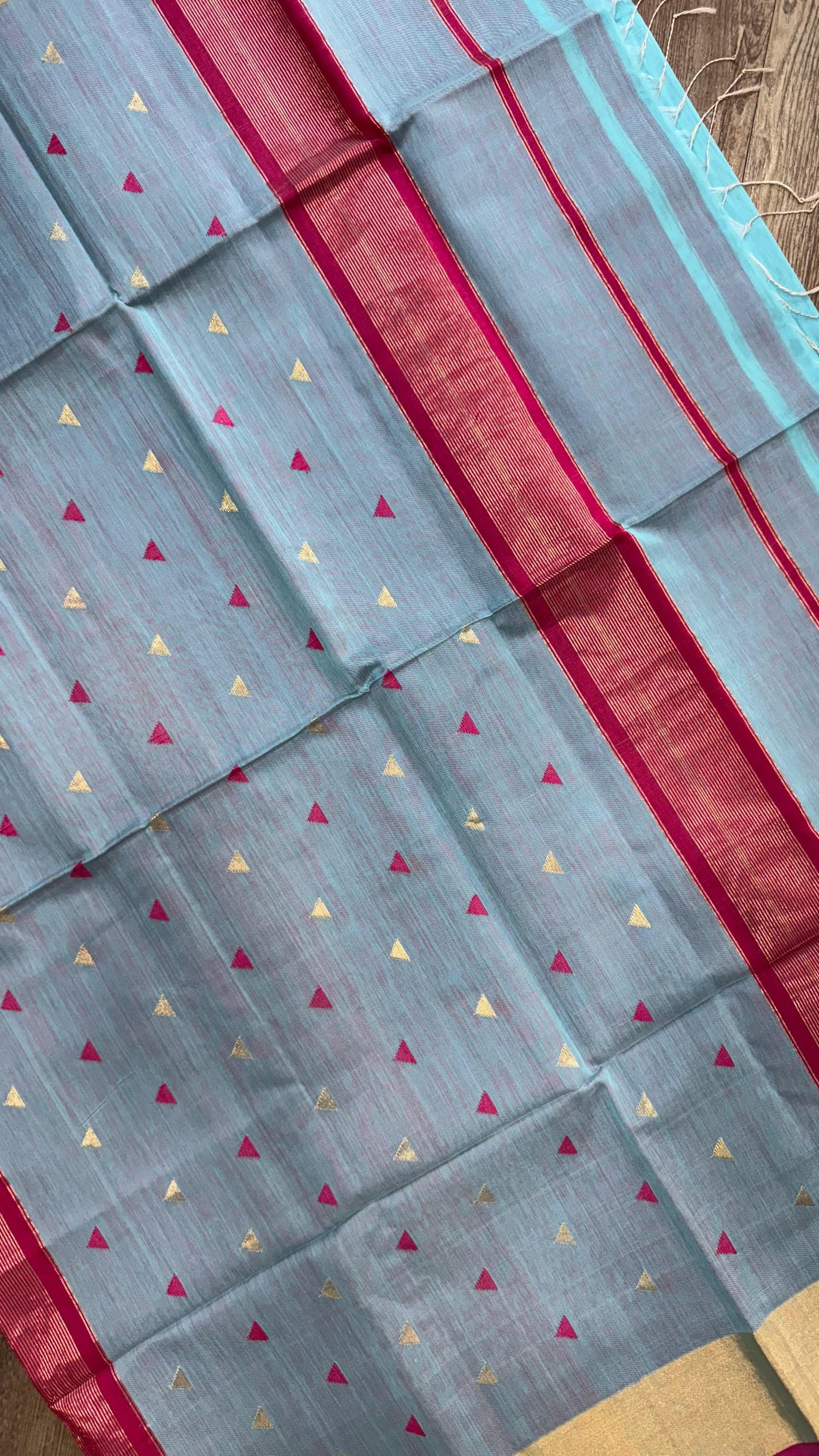 Handwoven Maheshwari Silk Cotton Saree with Buttas (LIGHT BLUE)