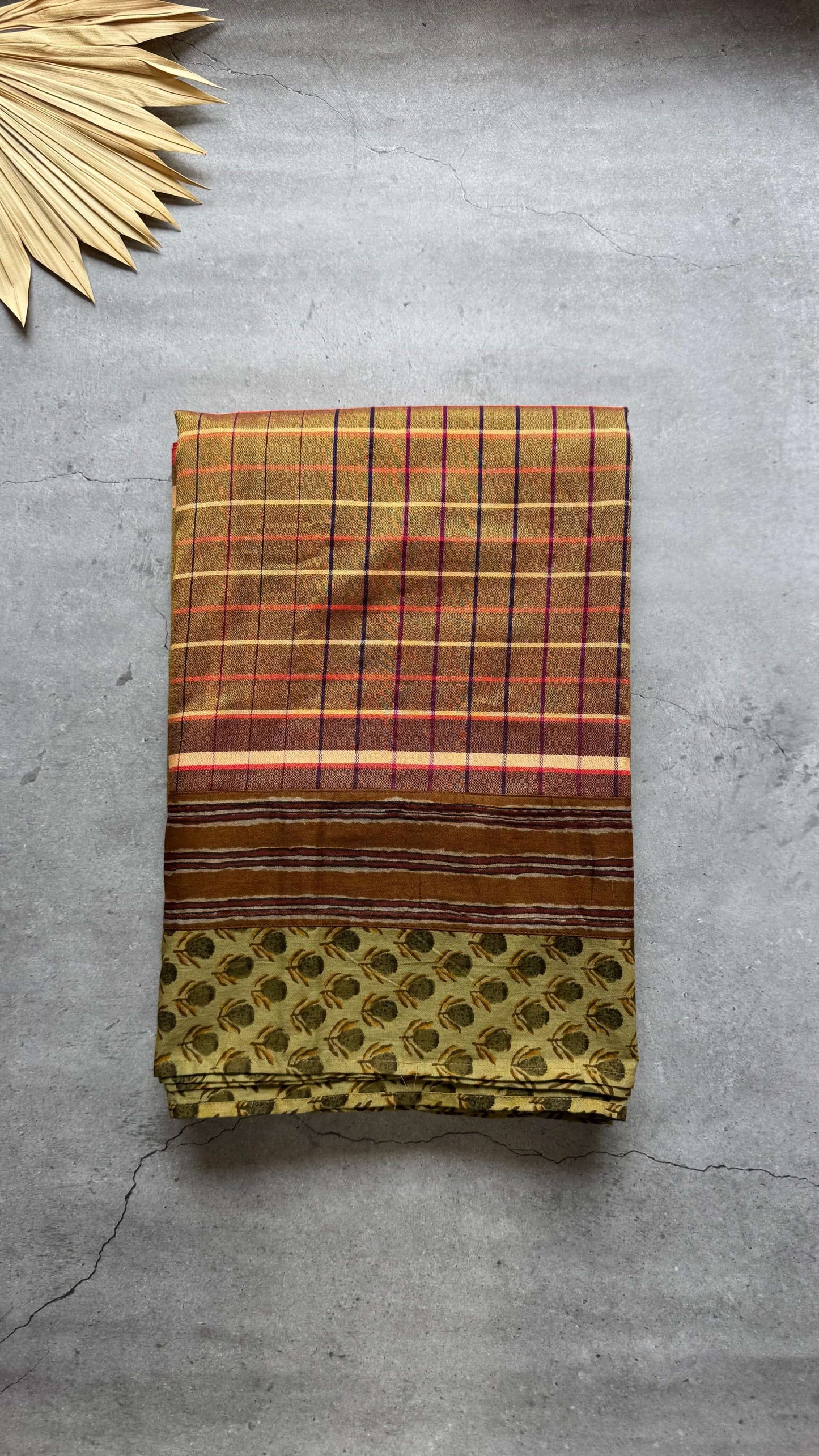 Premium Handwoven Soft Cotton Jamdani Saree (BROWN)