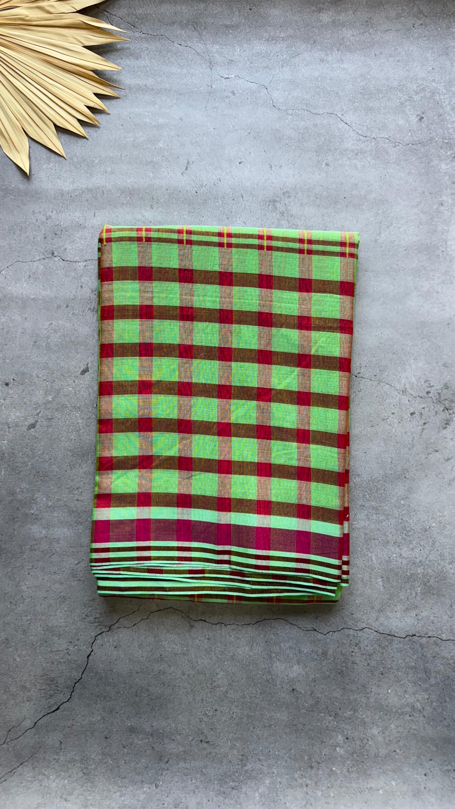 Premium Handwoven Soft Silk Cotton Checks Saree (GREEN)