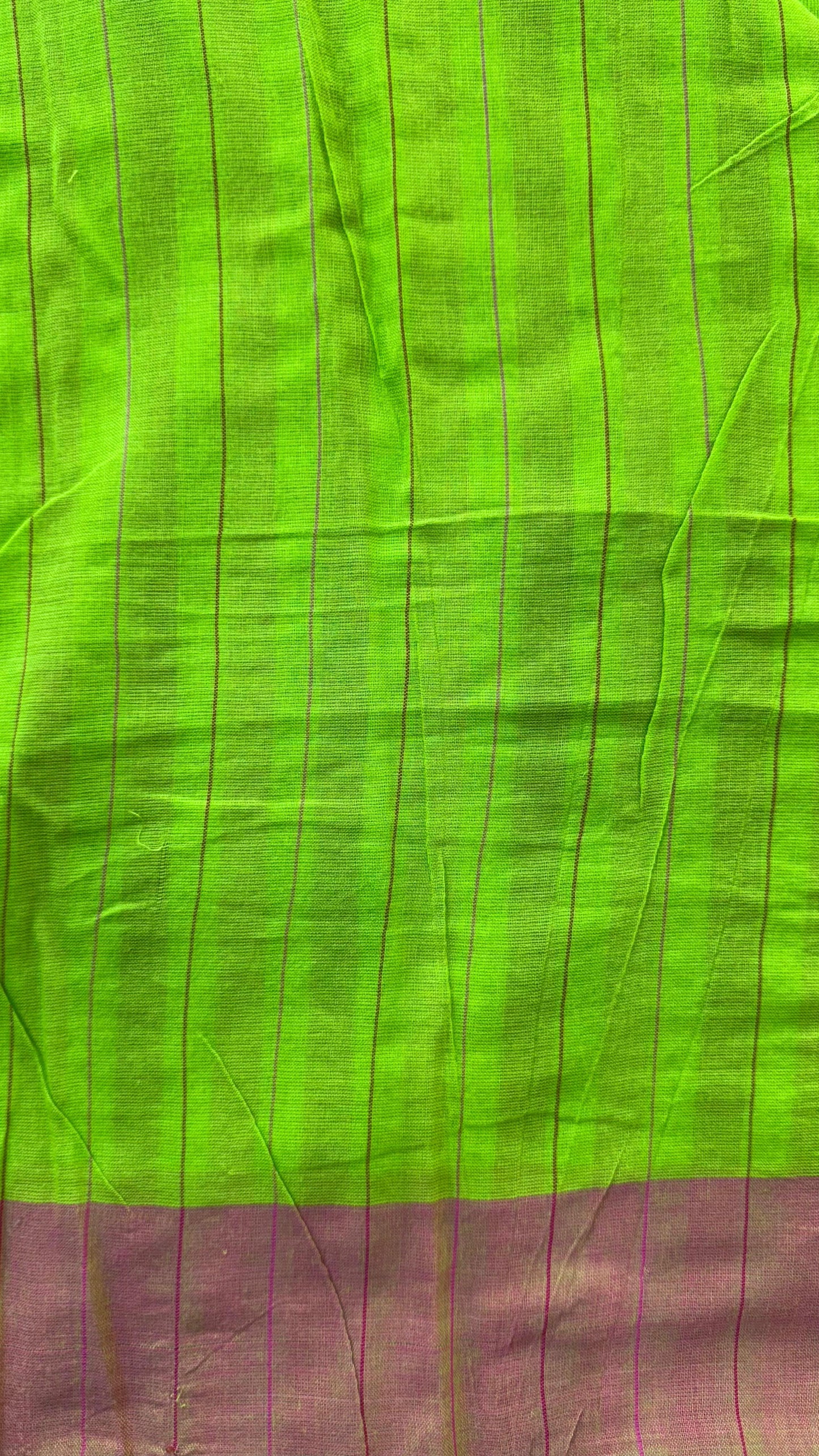 Premium Handwoven Soft Cotton Saree (PARROT GREEN)
