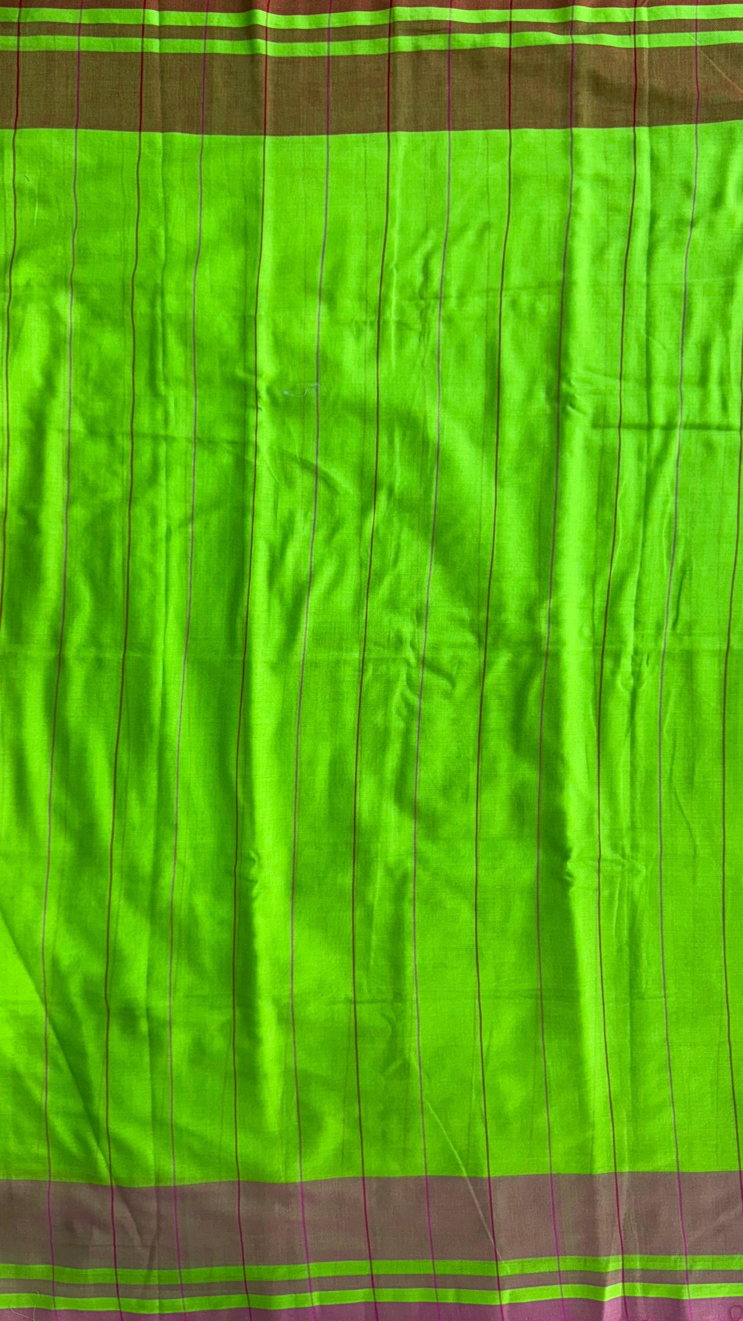Premium Handwoven Soft Cotton Saree (PARROT GREEN)
