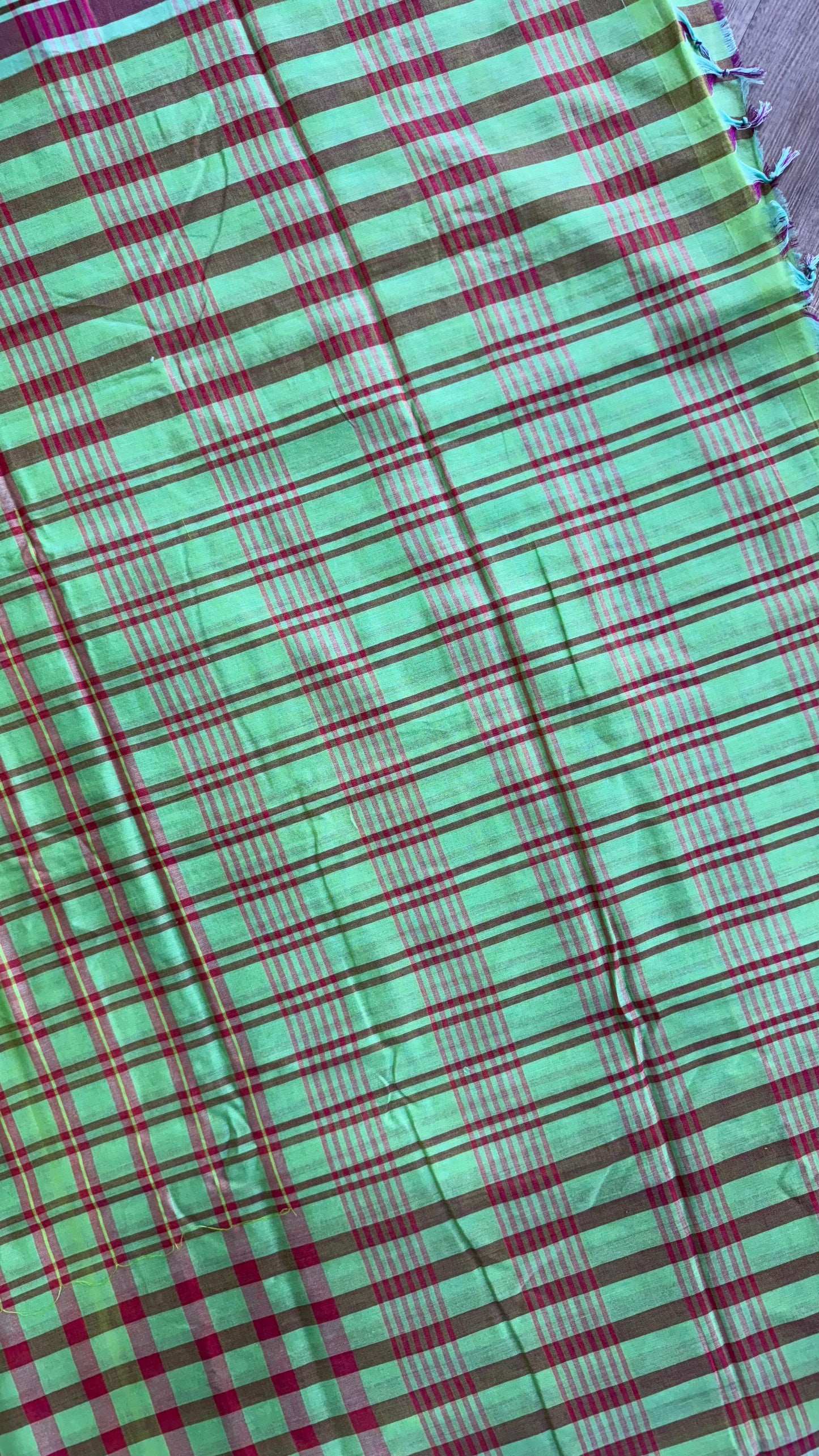 Premium Handwoven Soft Silk Cotton Checks Saree (GREEN)